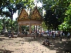 im Park um den Wat Phom